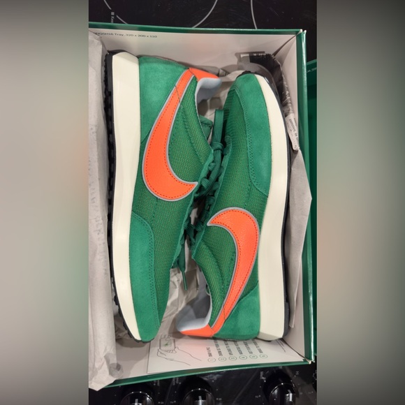 Nike Tailwind Stranger Things Hawkins High Sz. 10 NEW - Picture 7 of 7